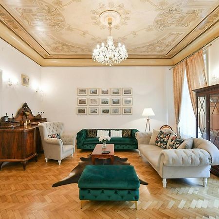 Stunning Charles Bridge Apartment Praha Eksteriør bilde