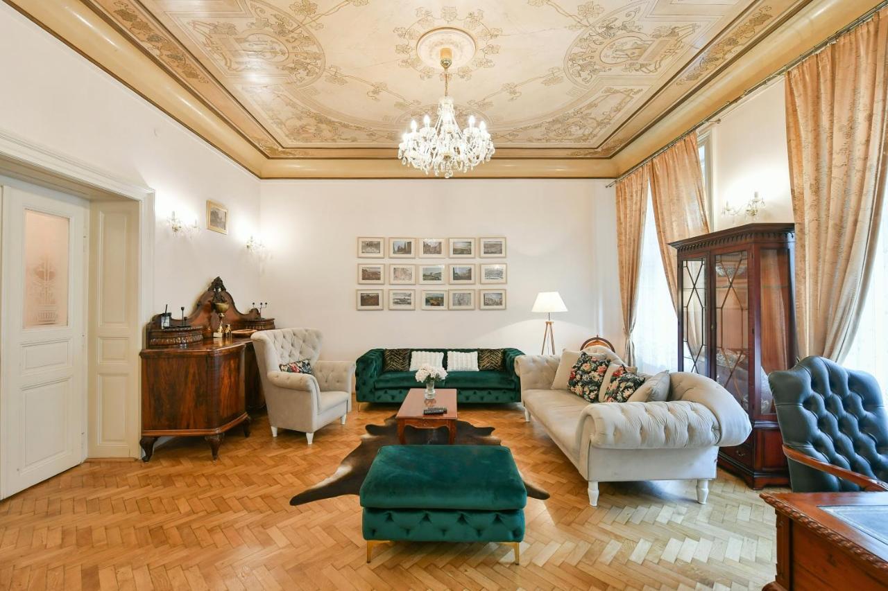 Stunning Charles Bridge Apartment Praha Eksteriør bilde