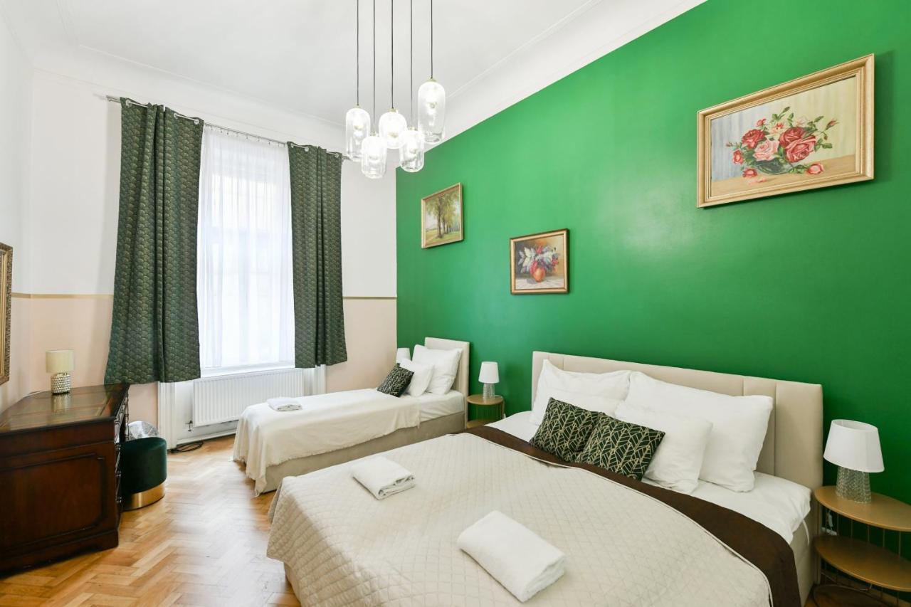 Stunning Charles Bridge Apartment Praha Eksteriør bilde