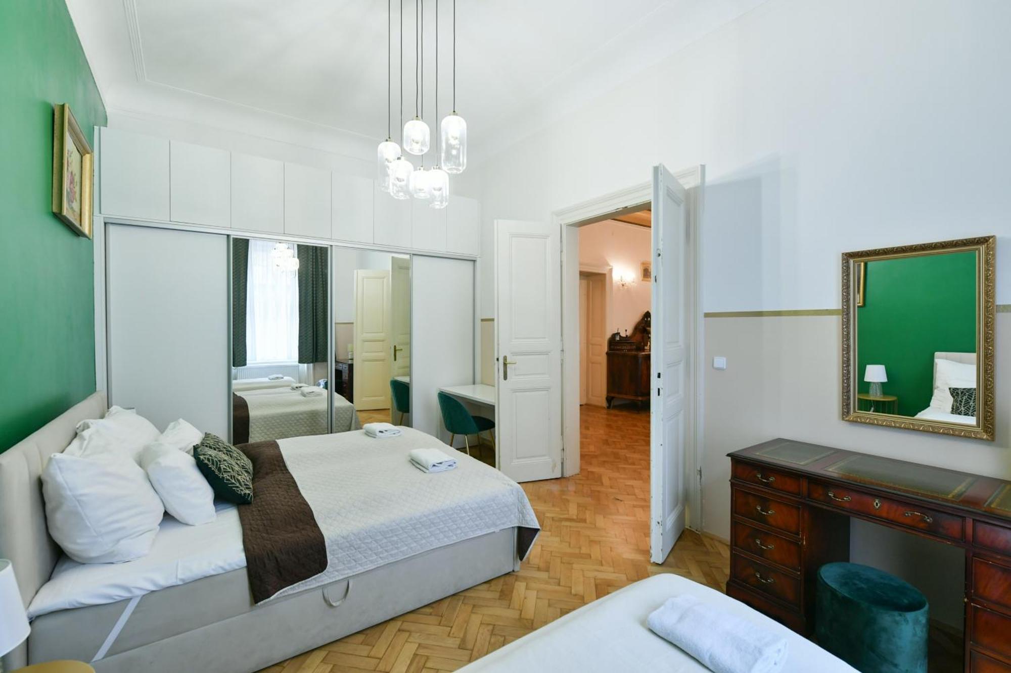 Stunning Charles Bridge Apartment Praha Eksteriør bilde
