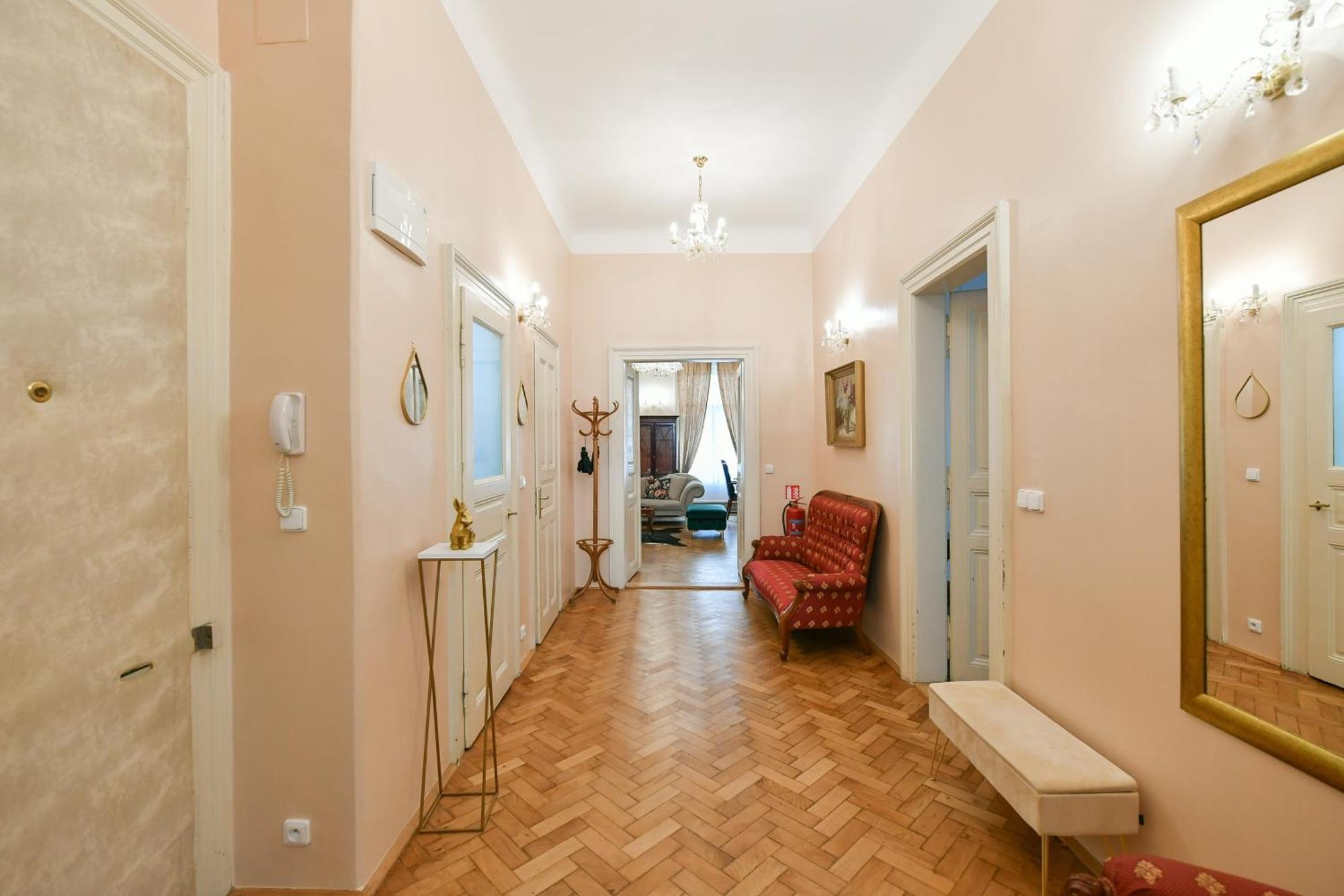 Stunning Charles Bridge Apartment Praha Eksteriør bilde
