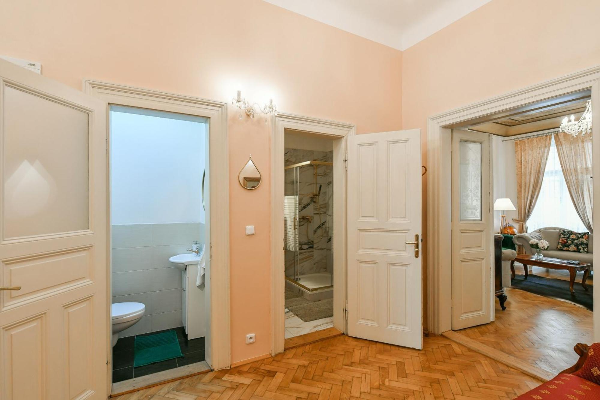 Stunning Charles Bridge Apartment Praha Eksteriør bilde
