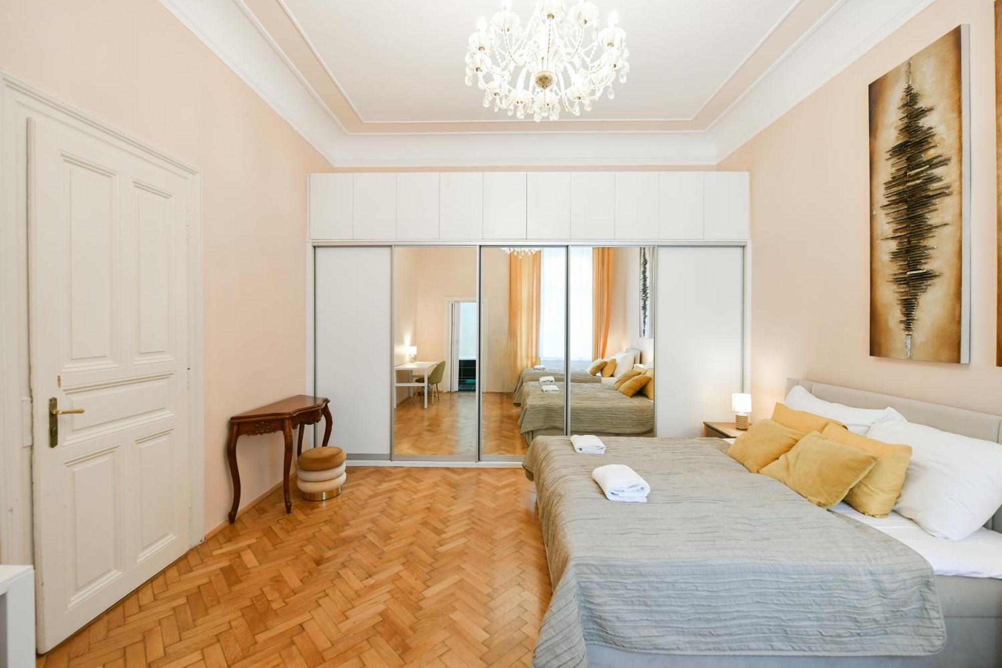 Stunning Charles Bridge Apartment Praha Eksteriør bilde