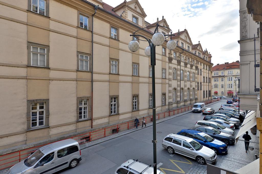 Stunning Charles Bridge Apartment Praha Eksteriør bilde